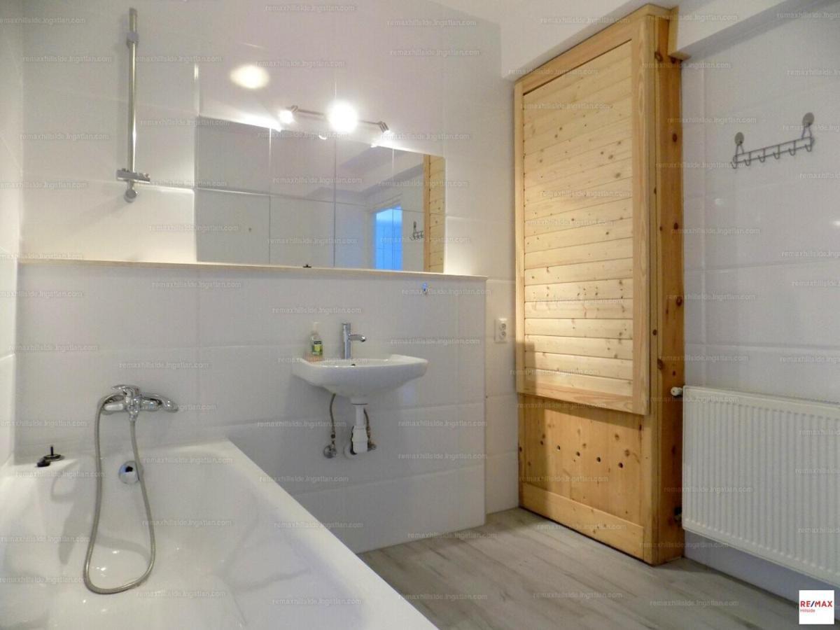 Romantic Two Bedroom Apartments In The Hills Of Budapest With Private Parking Екстериор снимка