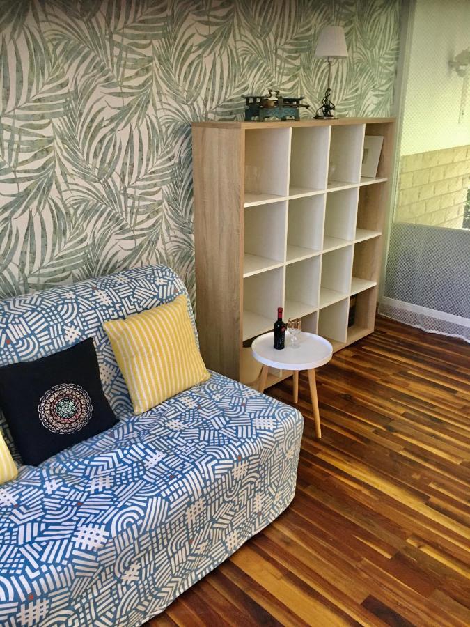 Romantic Two Bedroom Apartments In The Hills Of Budapest With Private Parking Екстериор снимка