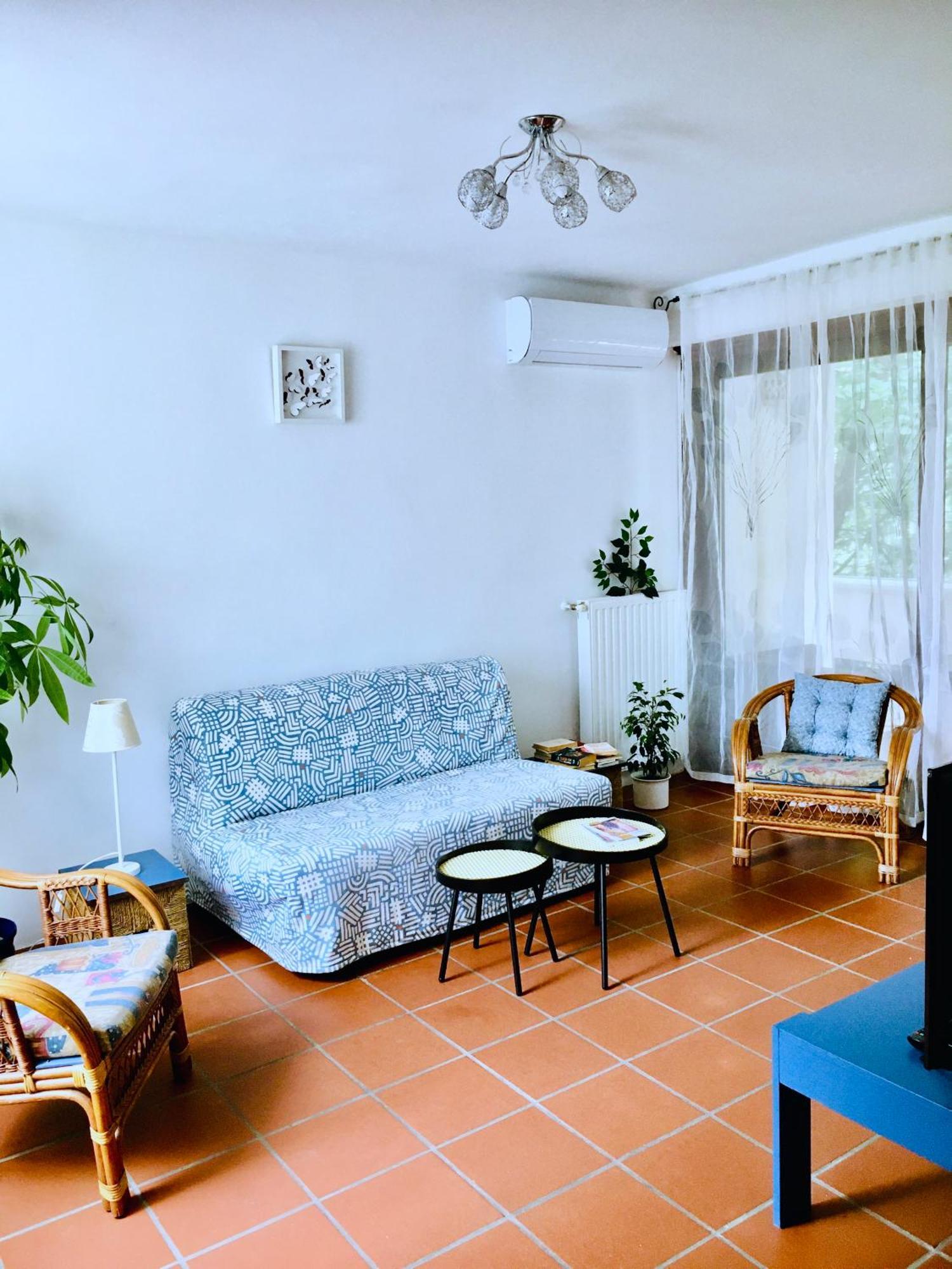 Romantic Two Bedroom Apartments In The Hills Of Budapest With Private Parking Екстериор снимка